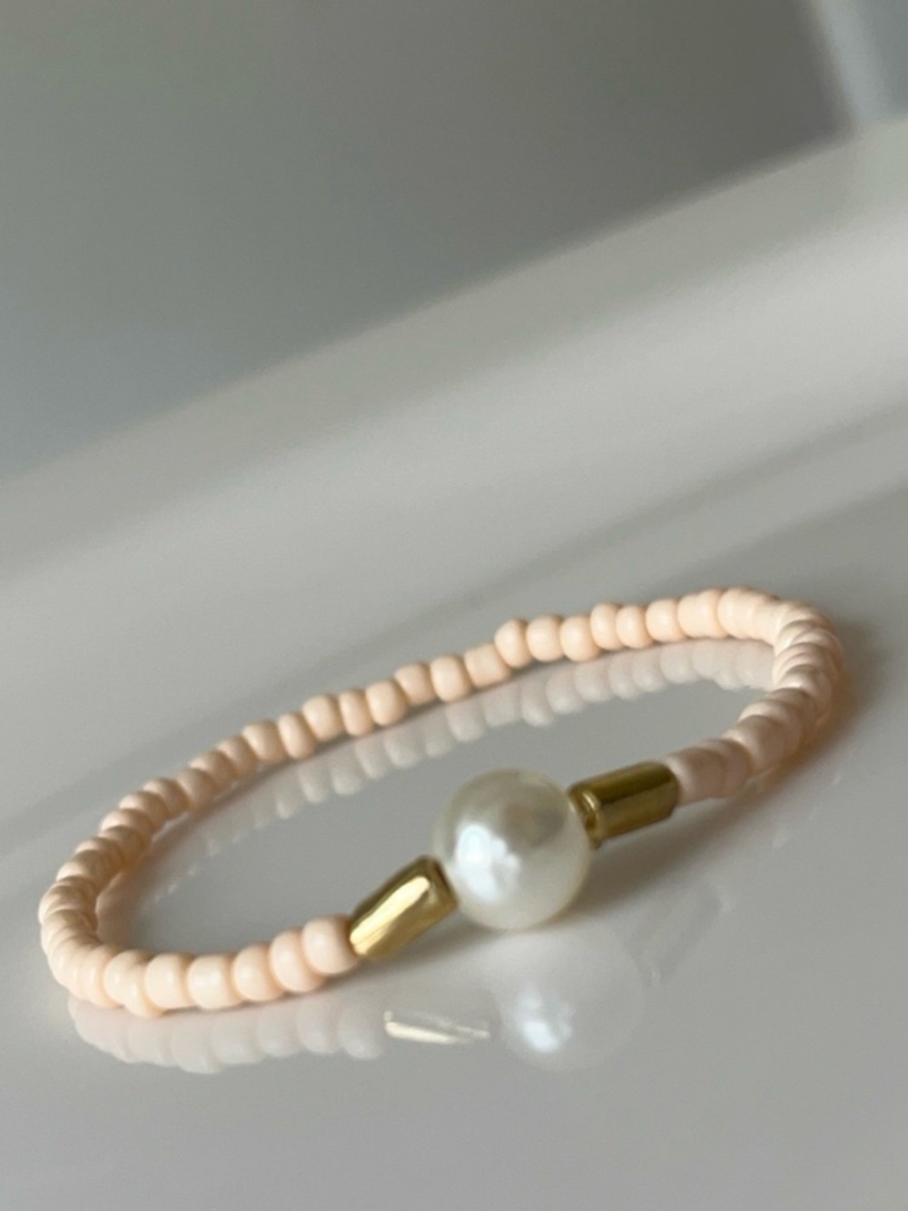 Pearl Center Peach Beaded Stretch Bracelet - Unbranded